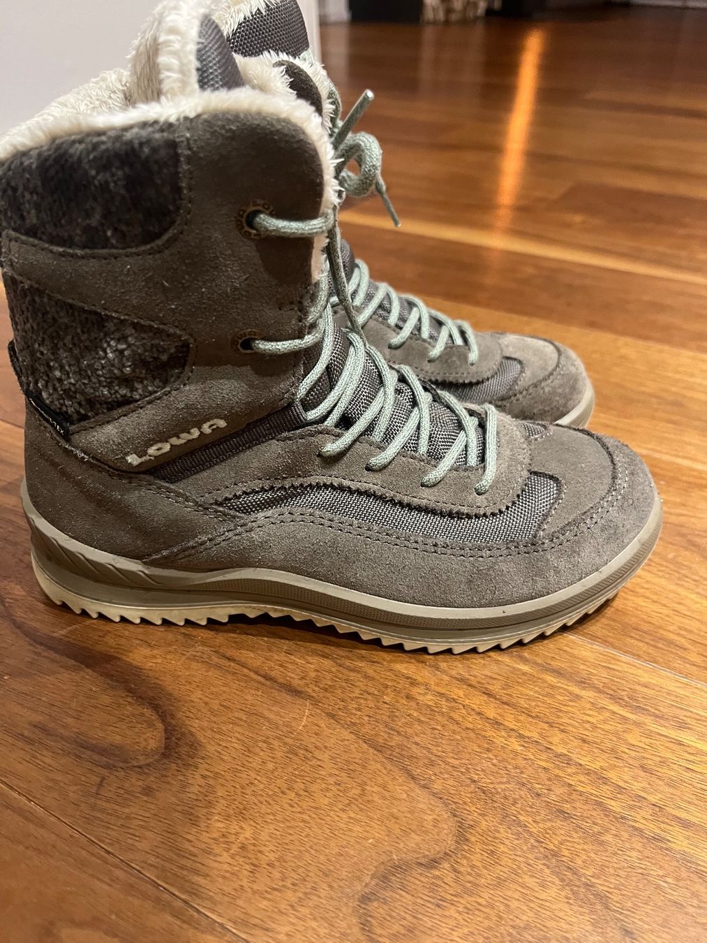 Lowa Scarpe da uomo: Lowa Winterschuh Gr. 33 – Usato da Wigoltingen venduto da Pigi84