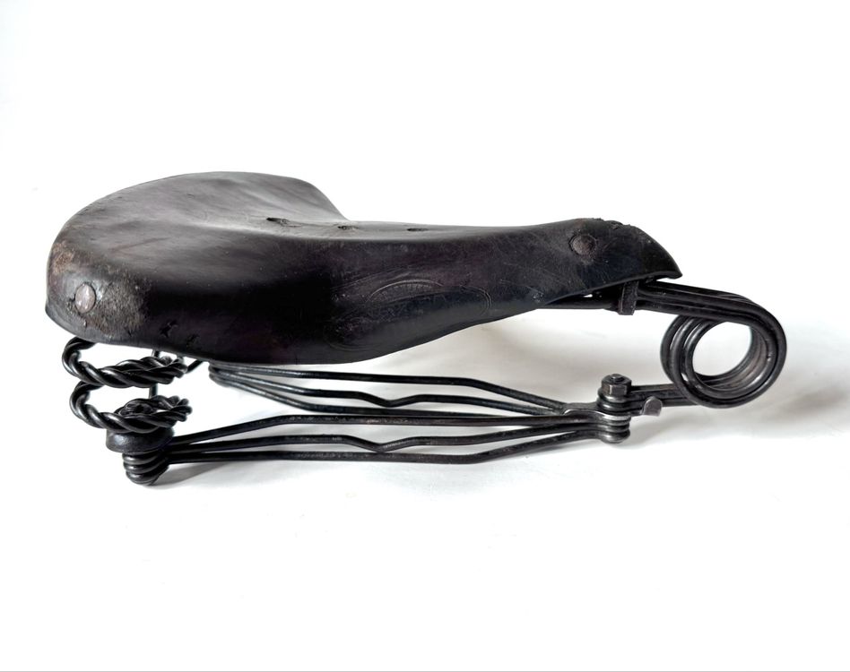 Pezzi di ricambio: Antiker Fahrradsattel „Harco“, Leder – Difettoso da Wildberg venduto da wild59 1