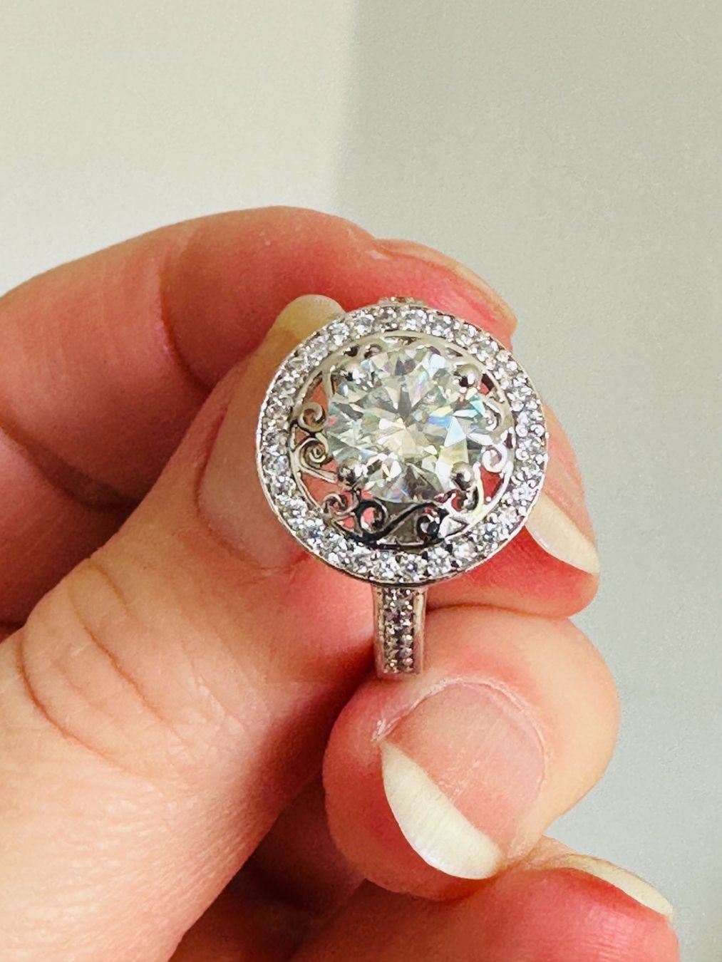 Anelli: 3.55 Ct Vvs1 .= Ice Blue White Round Moissanite size 7 – Nuovo e nell'imballaggio originale da Genève venduto da AGBERG 3
