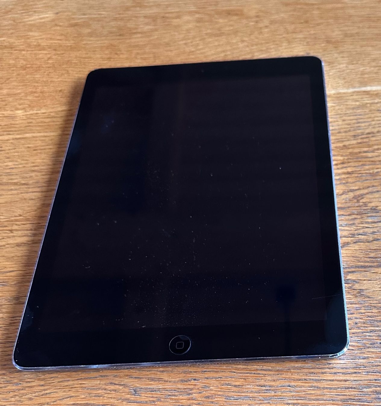 Apple Tablet PC: Apple iPad Air WiFi – Gebraucht aus Aesch LU von Topangebot_2011
