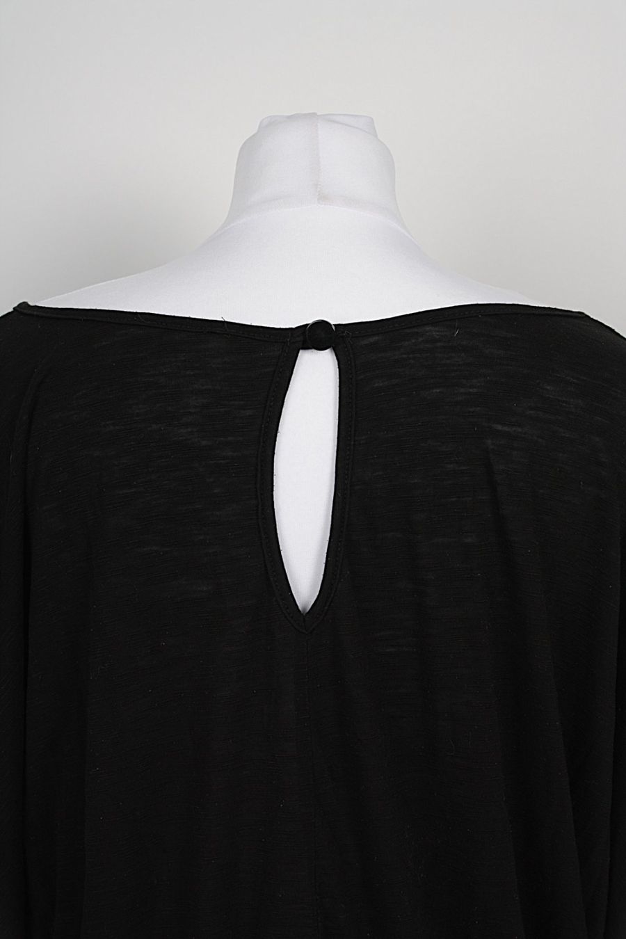 Top: Schwarzes Oberteil – Usato da Zollikofen venduto da Restwert_Zollikofen 3