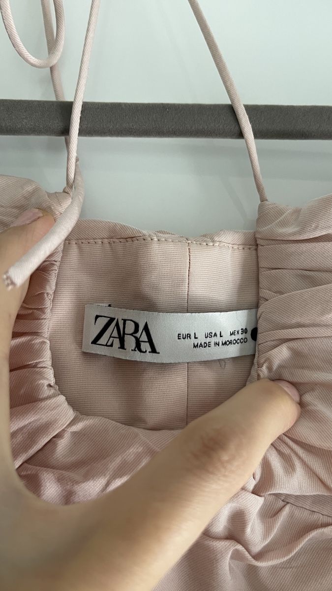 Zara Top: Zara Limited Edition Crop Top Pink – Nuovo (secondo la descrizione) da Lausen venduto da sim_hgp6 1
