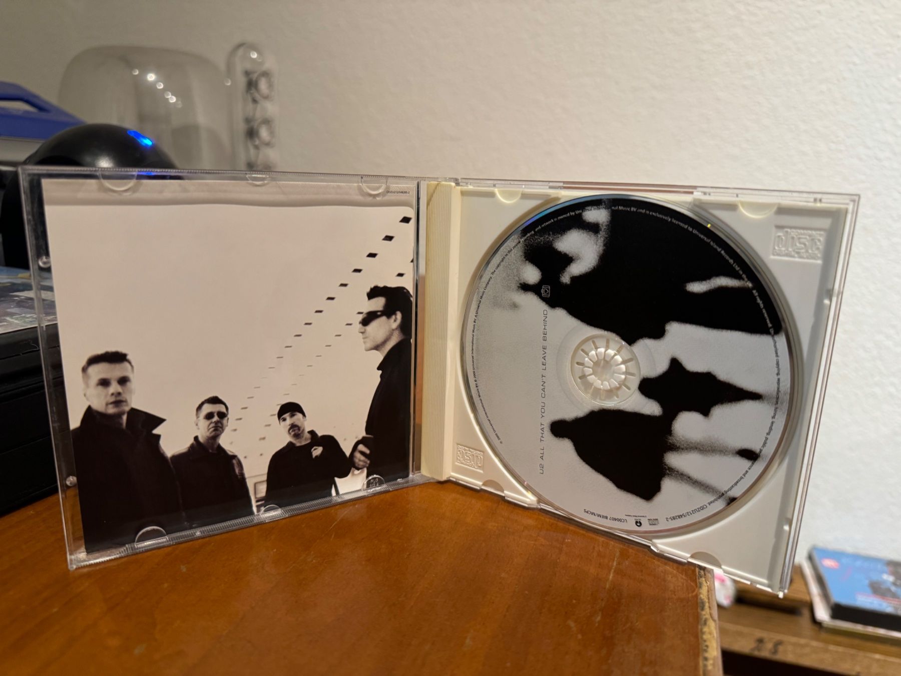 CD: U2 - All That You Can't Leave Behind - HA11L+ – Nuovo (secondo la descrizione) da Küsnacht ZH venduto da Jazztilldawn 2