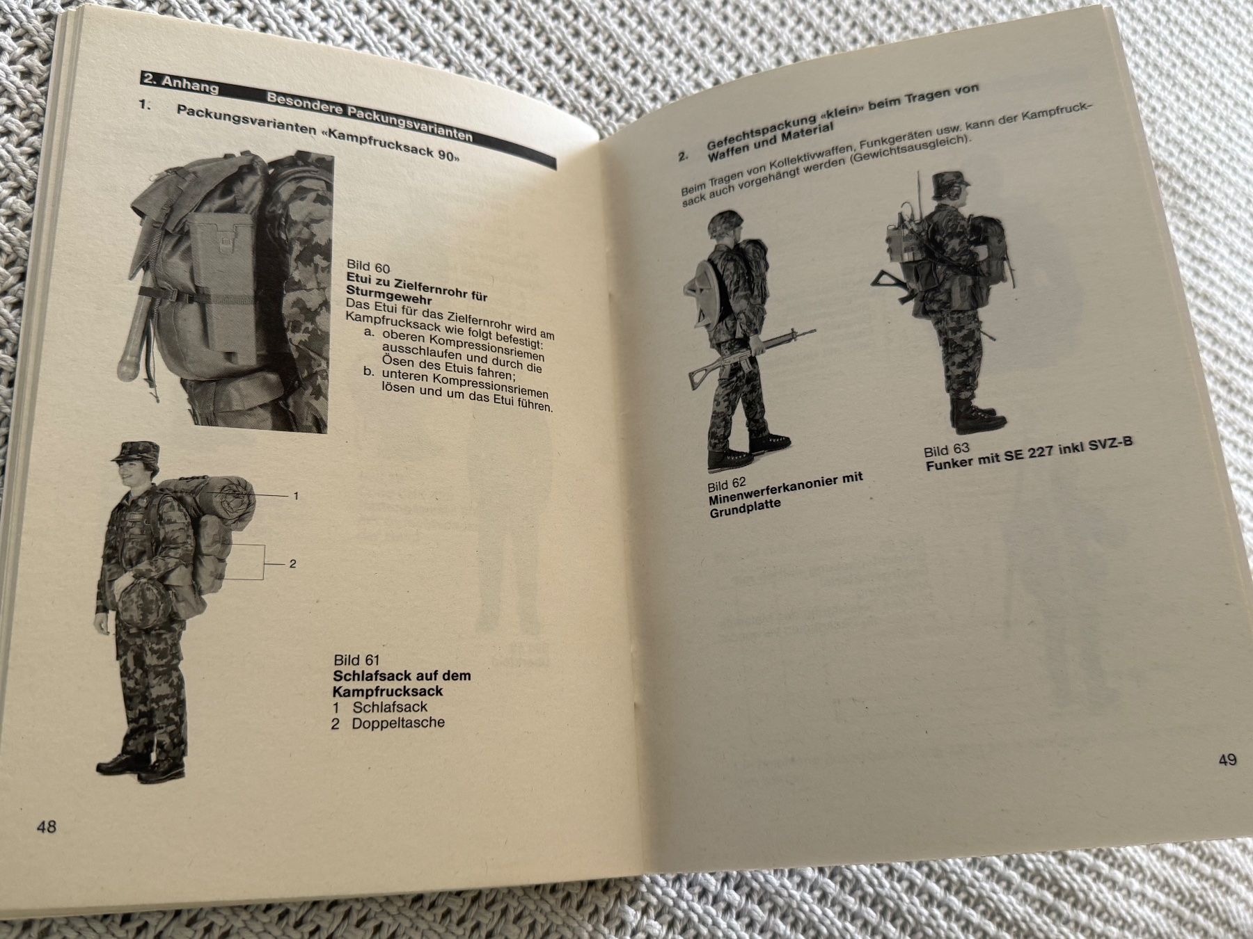 Bücher: Reglement: Kampfbekleidung 90 - Schweizer Armee – Gebraucht aus Brütten von Hst1 9