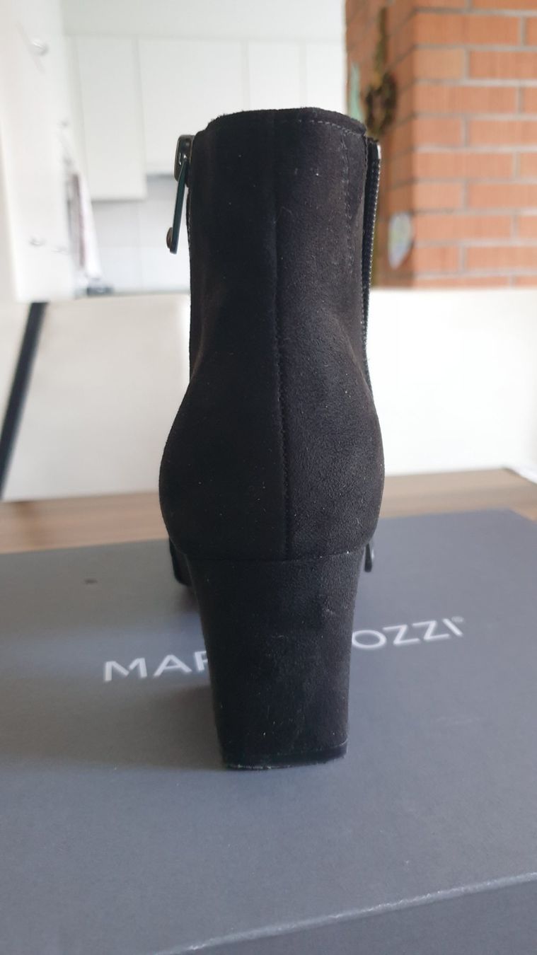 Scarpe da donna: Marco Tozzi Stiefeletten Schwarz Gr. 38 – Usato da Dietikon venduto da Antopo 2