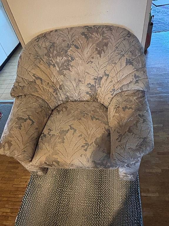Fauteuils: Fauteuil à vendre – D'occasion à Genève par pie_6xg2