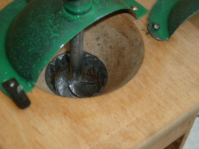 Küchengeräte: Kaffee-Mühle Mutzig Framont – Gebraucht aus Effretikon von Heimstudio 5