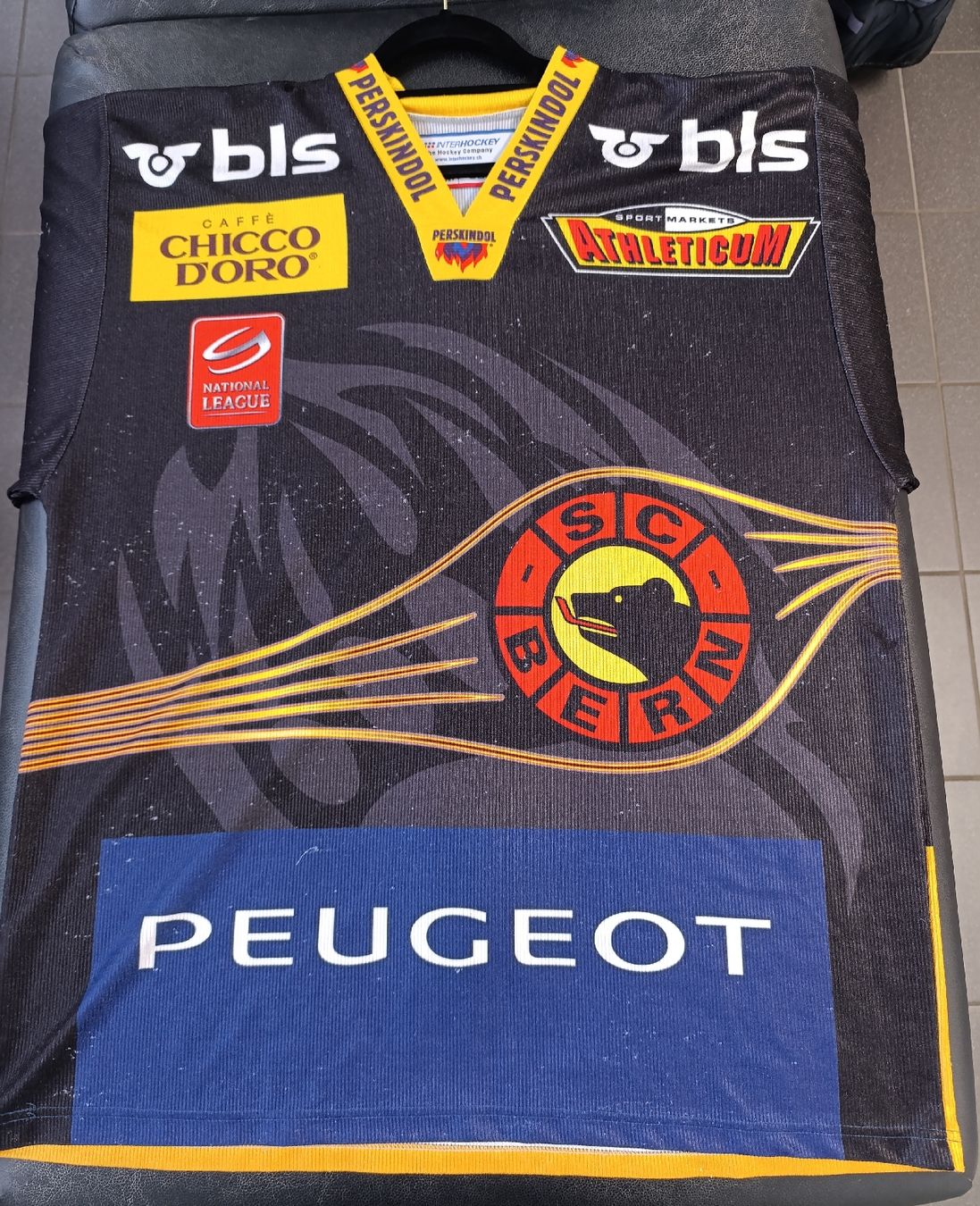 Canottiere & Pantaloni: ORIGINAL SC BERN SCHWEIZER MEISTER TRIKOT 2012/2013 – Usato da Avry-sur-Matran venduto da dav_nm5p 1