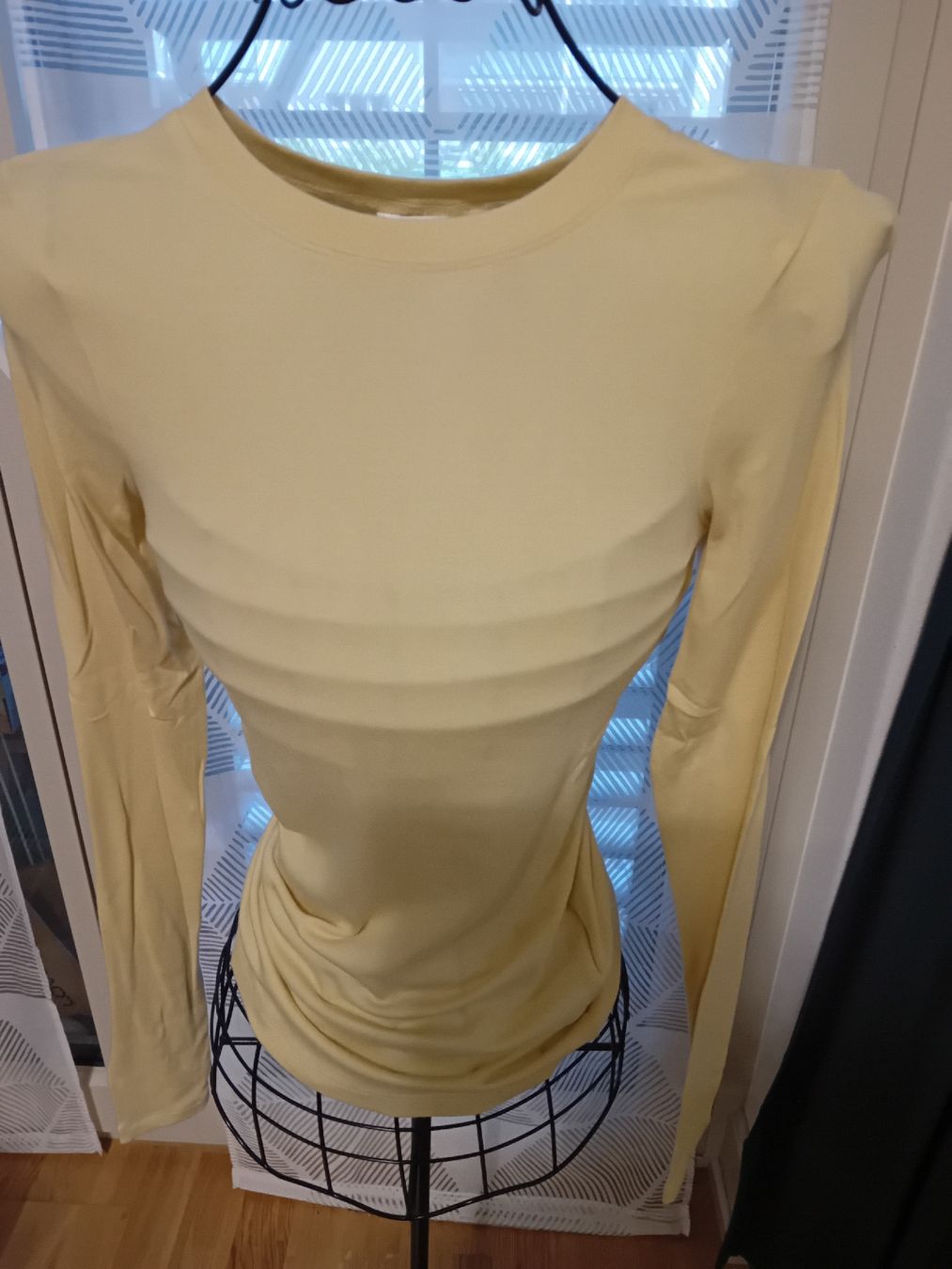 H&M Top: top gr s – Nuovo (secondo la descrizione) da zürich venduto da janjaz 1