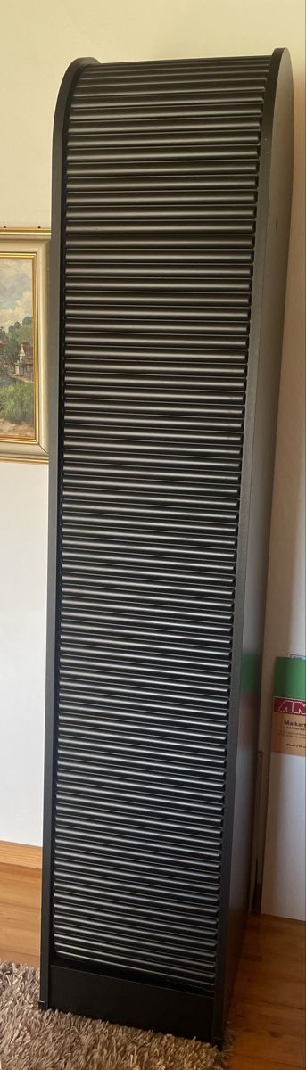 Scaffali: Rollladenschrank – Usato da Freidorf TG venduto da ibipatria