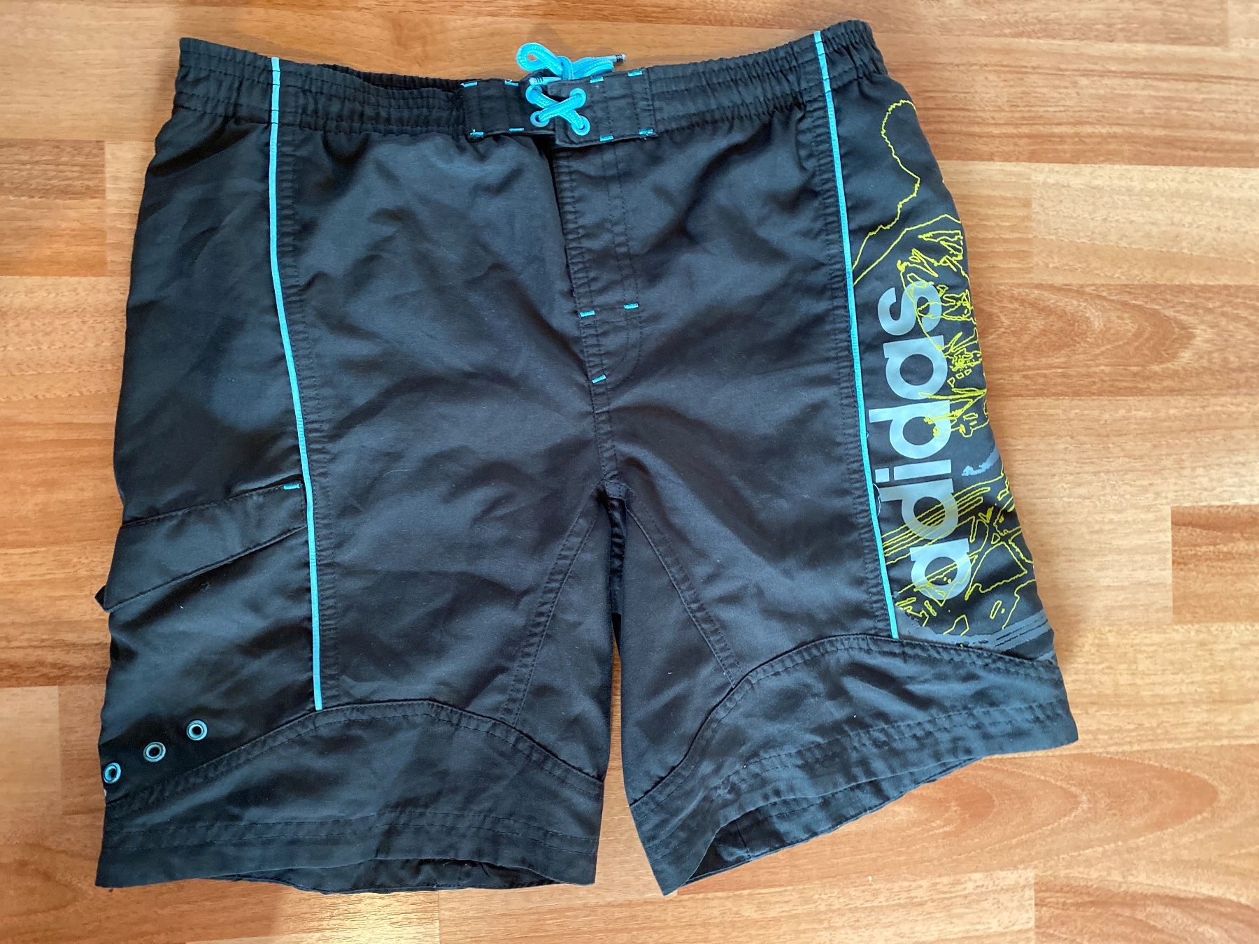 Adidas Pantaloni: adidas Badehose Kinder Gr. 140 – Usato da Heiden venduto da fam_797q