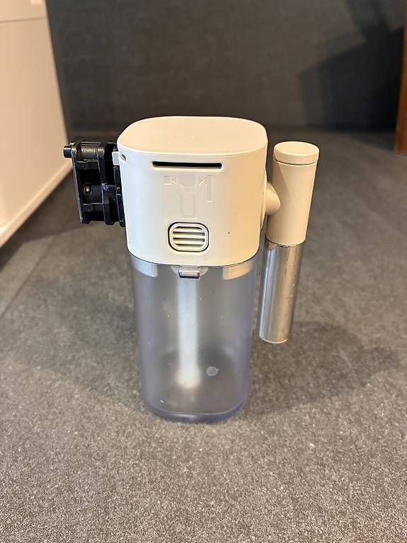 Macchine per caffè & Macchine per espresso: Nespresso Lattissima One – Usato da Dussnang venduto da Simon_1972 3