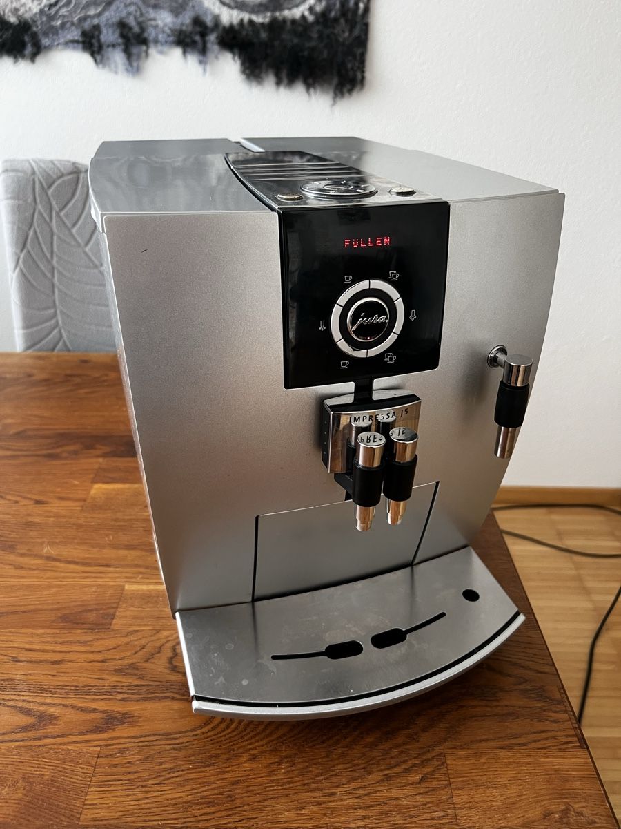 Jura Macchine per caffè & Macchine per espresso: Jura Impressa J5 – Usato da Buchs SG venduto da Mandryka