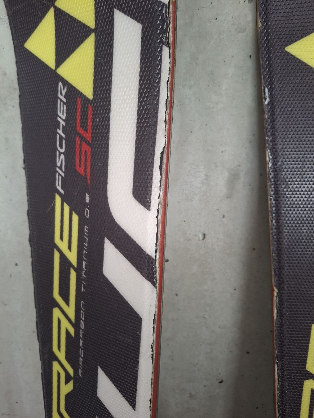 Fischer Skis: Ski – Defekt aus Kerns von L3514 1