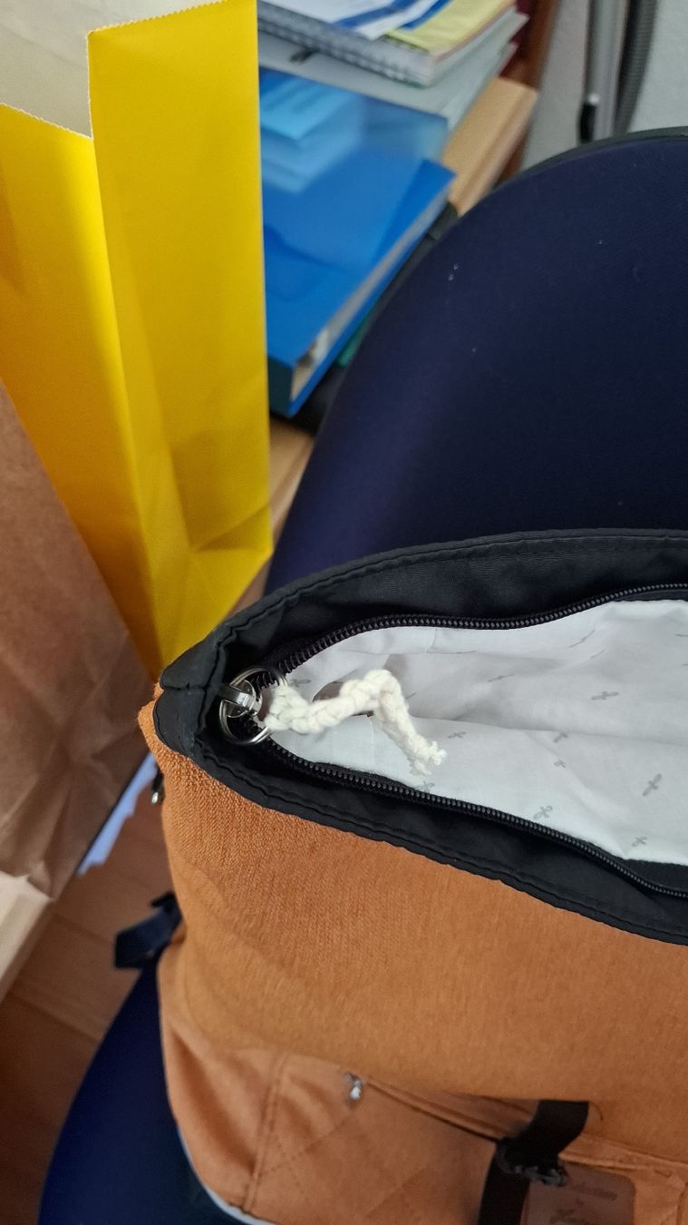 Rucksäcke: Hartan Wickelrucksack mit gerissenem Bändel – Gebraucht aus Birrwil von voe_nxc8 6