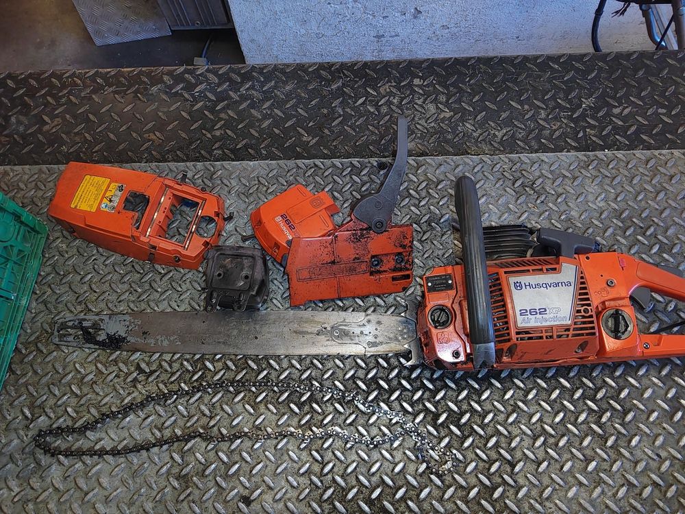 Pignone 325" 7 Denti Per Motosega Husqvarna 262XP (Modelli Fino Al 1993) - Con Cuscinetto - 2