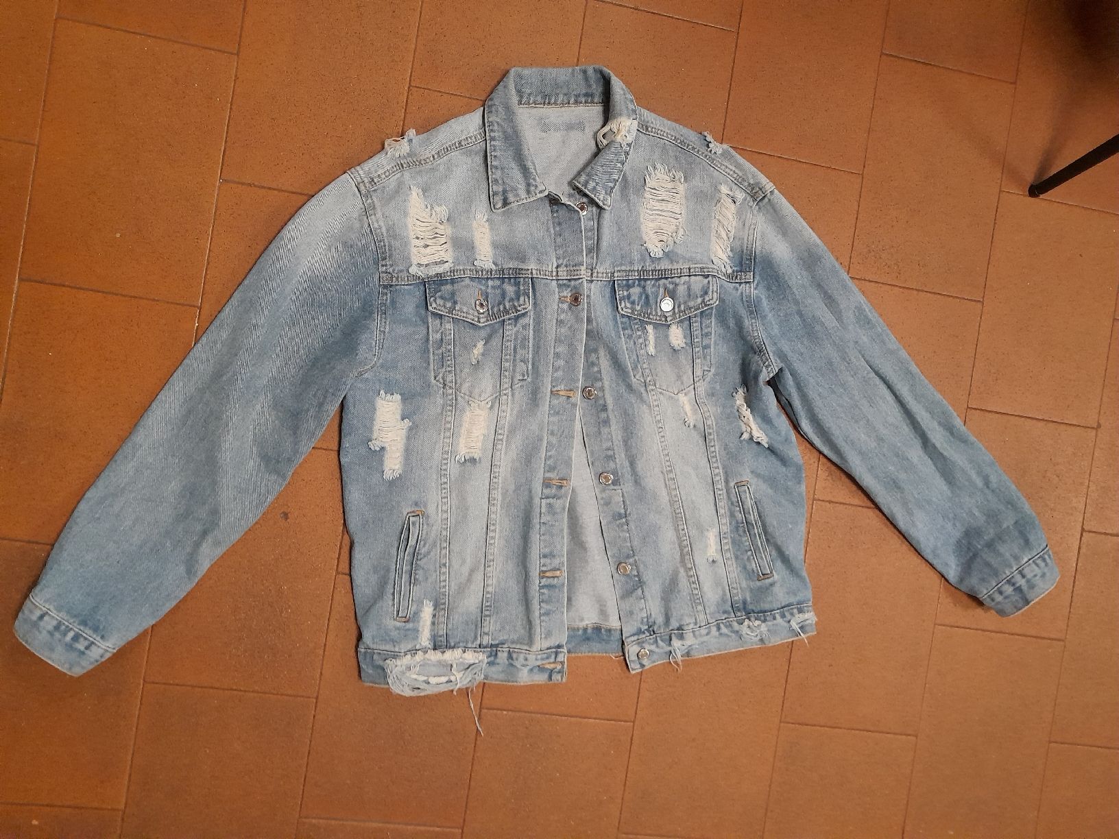 Jacken: Jeansjacke blau Used-Look – Gebraucht aus Oberneunforn von Urstin