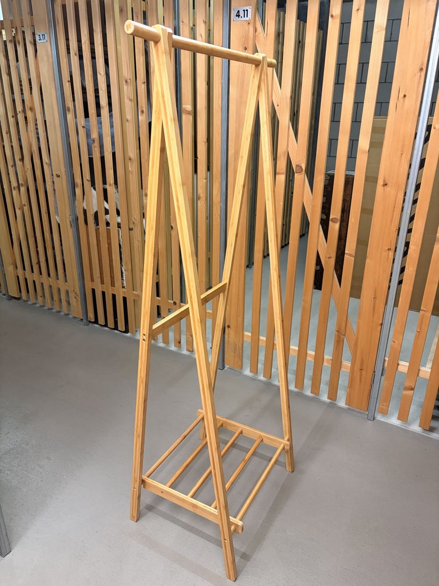 Altro in Decorazioni & Accessori: Kleiderständer – Usato da Basel venduto da l_i_p2dt 2