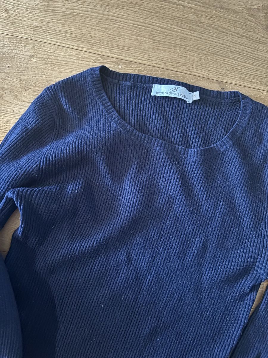 Pullover & Sweatshirts: 2 blaue Pullover Damen S – Gebraucht aus Bern von emmy96 1