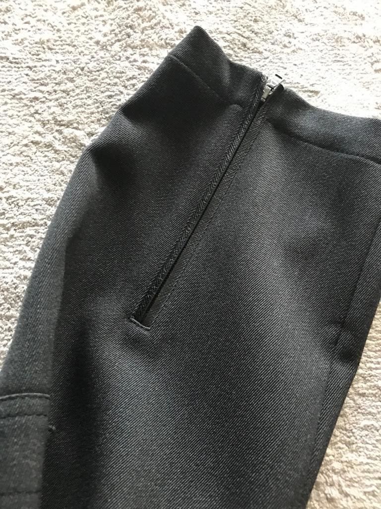 Prada Pantaloni: PRADA gray wool pants 48IT low cut – Nuovo (secondo la descrizione) da Basel venduto da 18Inspiration 3