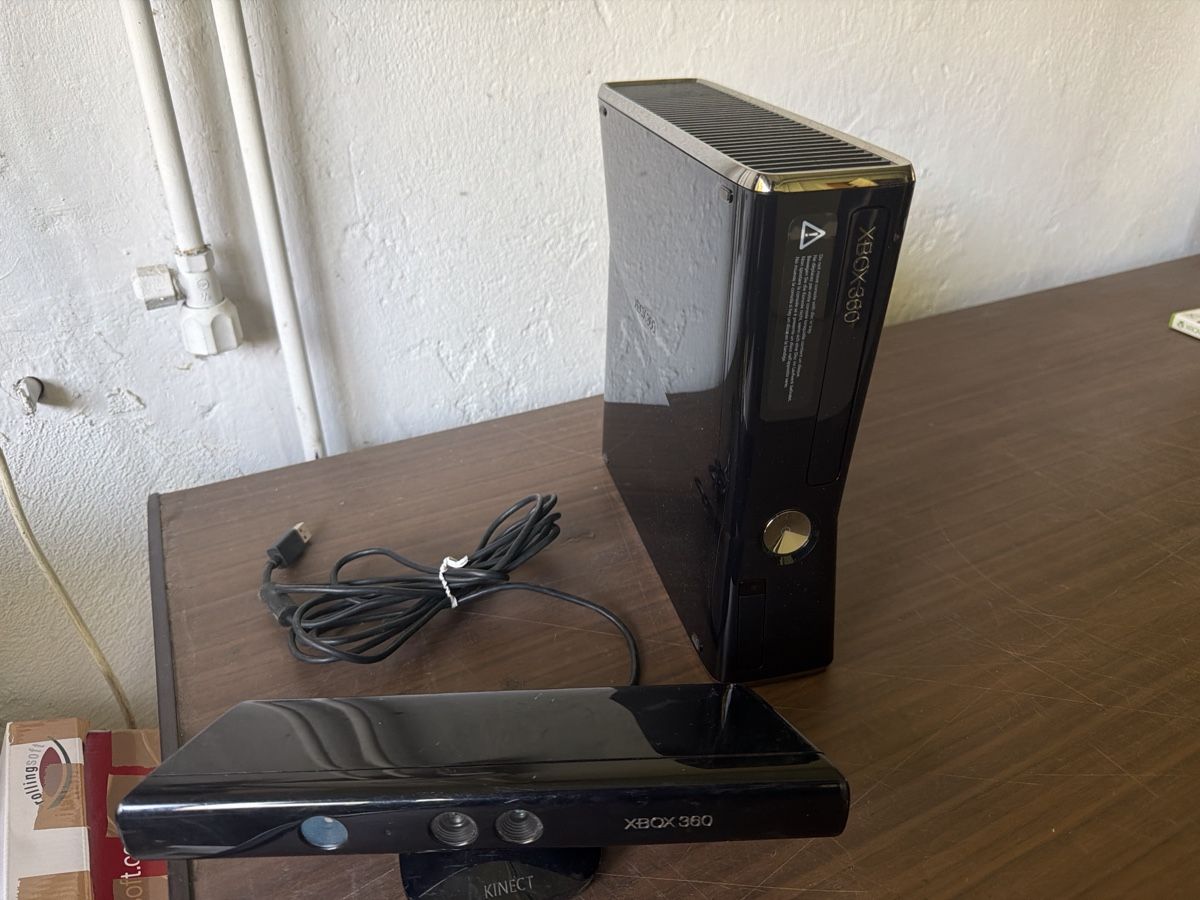 Microsoft Konsolen: Xbox 360 grosse Paket  – Gebraucht aus Arisdorf von comestibles 2