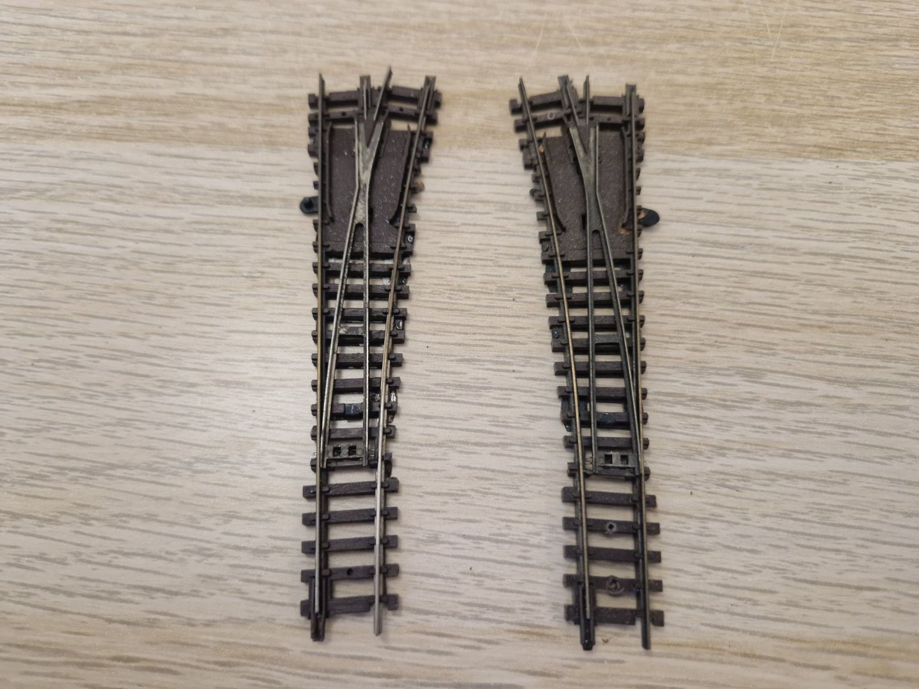 Arnold Modelleisenbahnen: Arnold N 2 x 1740 Weichen (4) – Gebraucht aus St-Aubin-Sauges von tantome 1