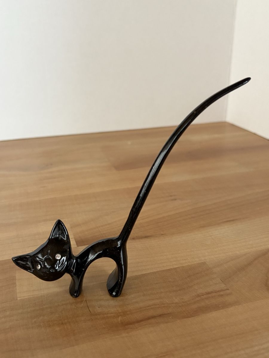 Tutte le decorazioni: Fingerring Halter / Katze aus Metall – Usato da Rümlang venduto da SchumBru10