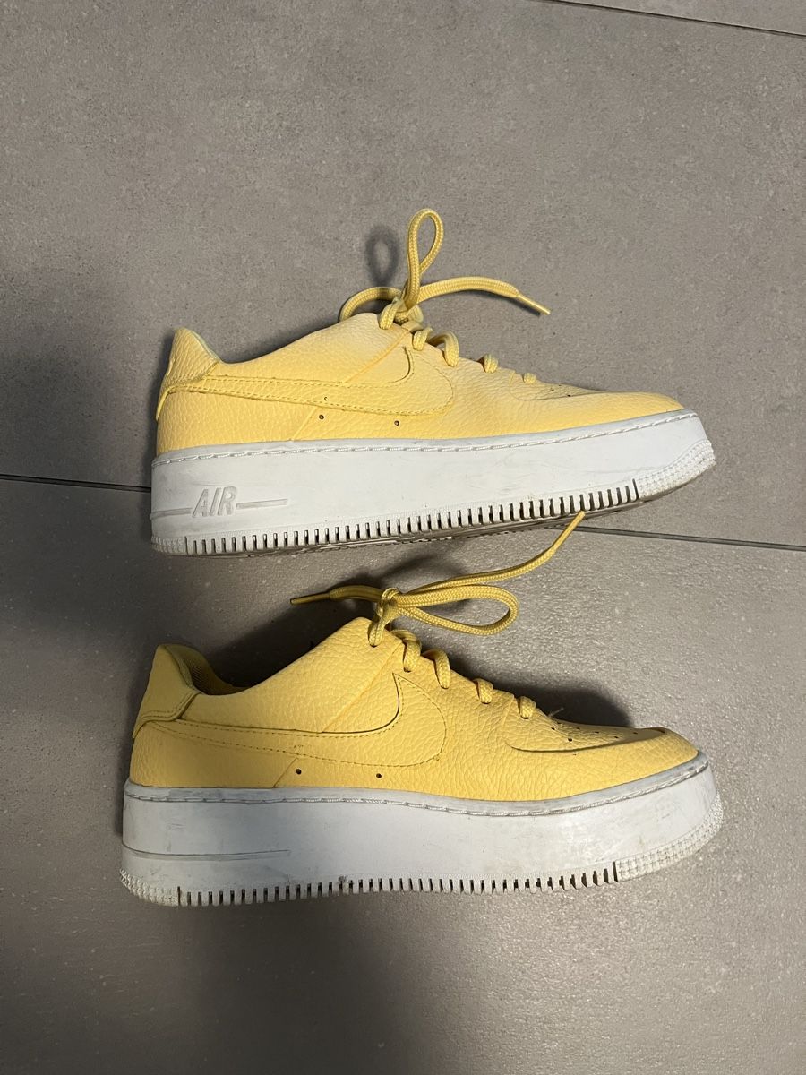 Nike Scarpe da donna: Nike Air Force Grösse 38.5 – Usato da Basel venduto da yaw_t2cm 1