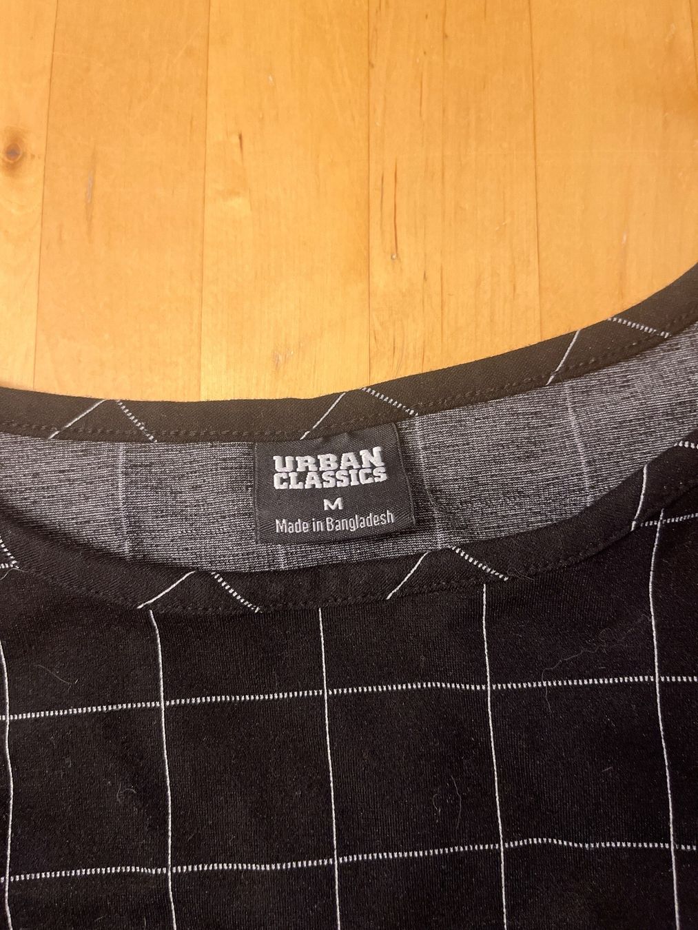 Top: Pull noir URBAN CLASSIC – Usato da Le Locle venduto da Mayd_h 3