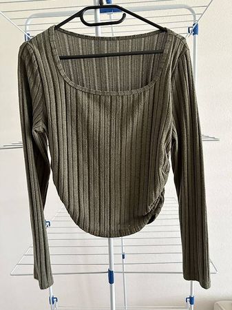 Olivgrüner Cropped Pulli Langarm Gr M NEU