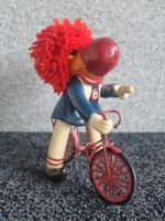 Origineller Basler Fasnacht Waggis auf dem Velo. 18 cm hoch