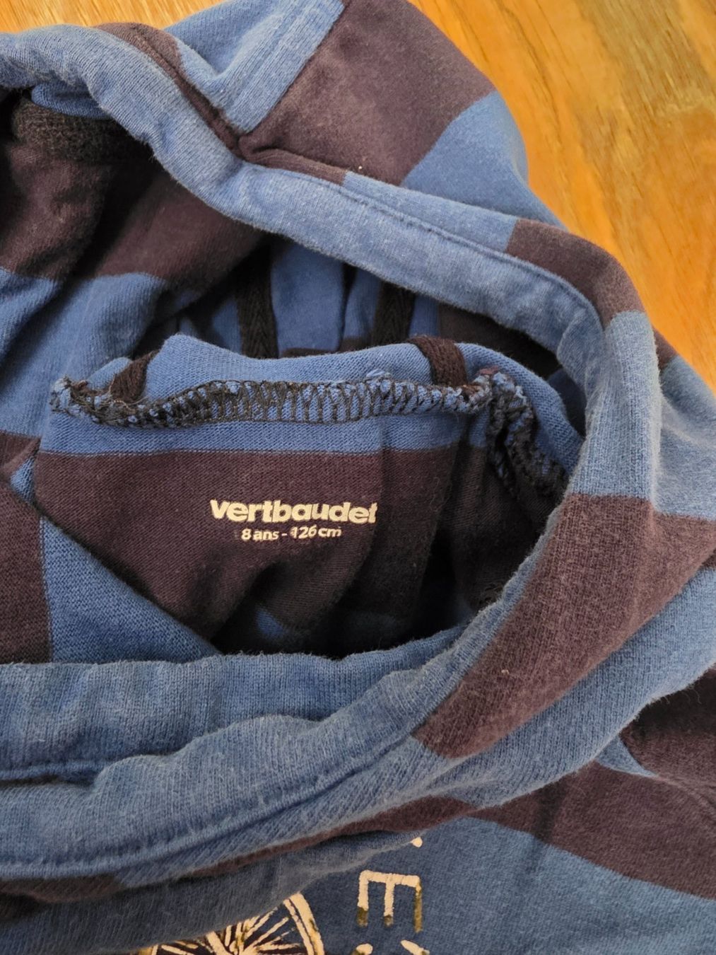 Pulls et sweat-shirts: Hoddie, Pullover, Kapuzenpullover Gr. 122/128 – D'occasion à Nebikon par Japostyle 3