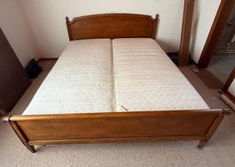 Cadre lit + sommiers + matelas+ Tables de nuit