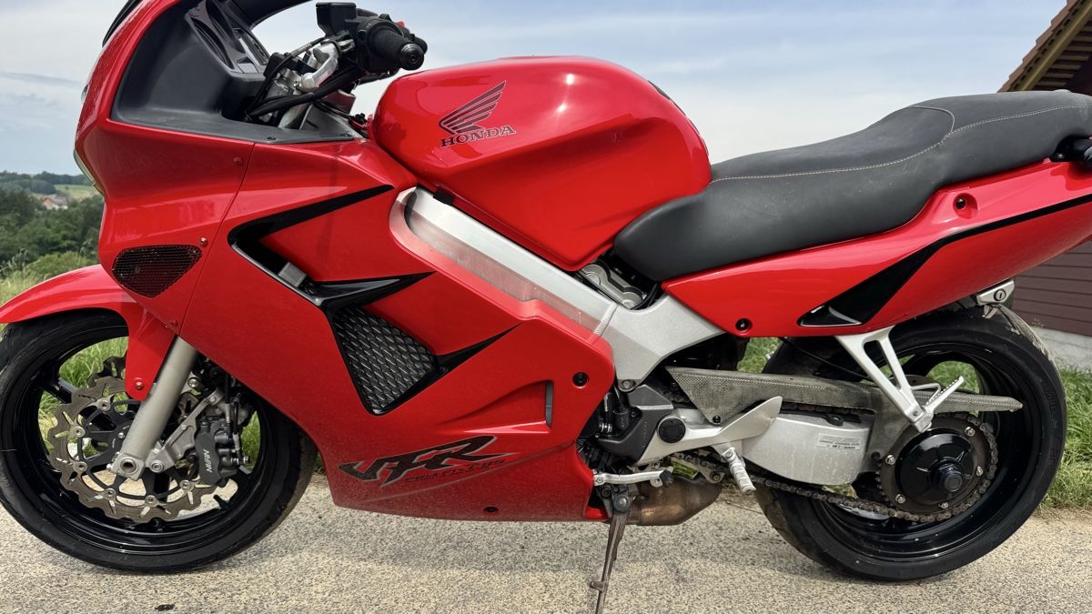 Honda Strasse: Honda VFR 800 Fi – Gebraucht aus Cheyres von JBLcharly 4