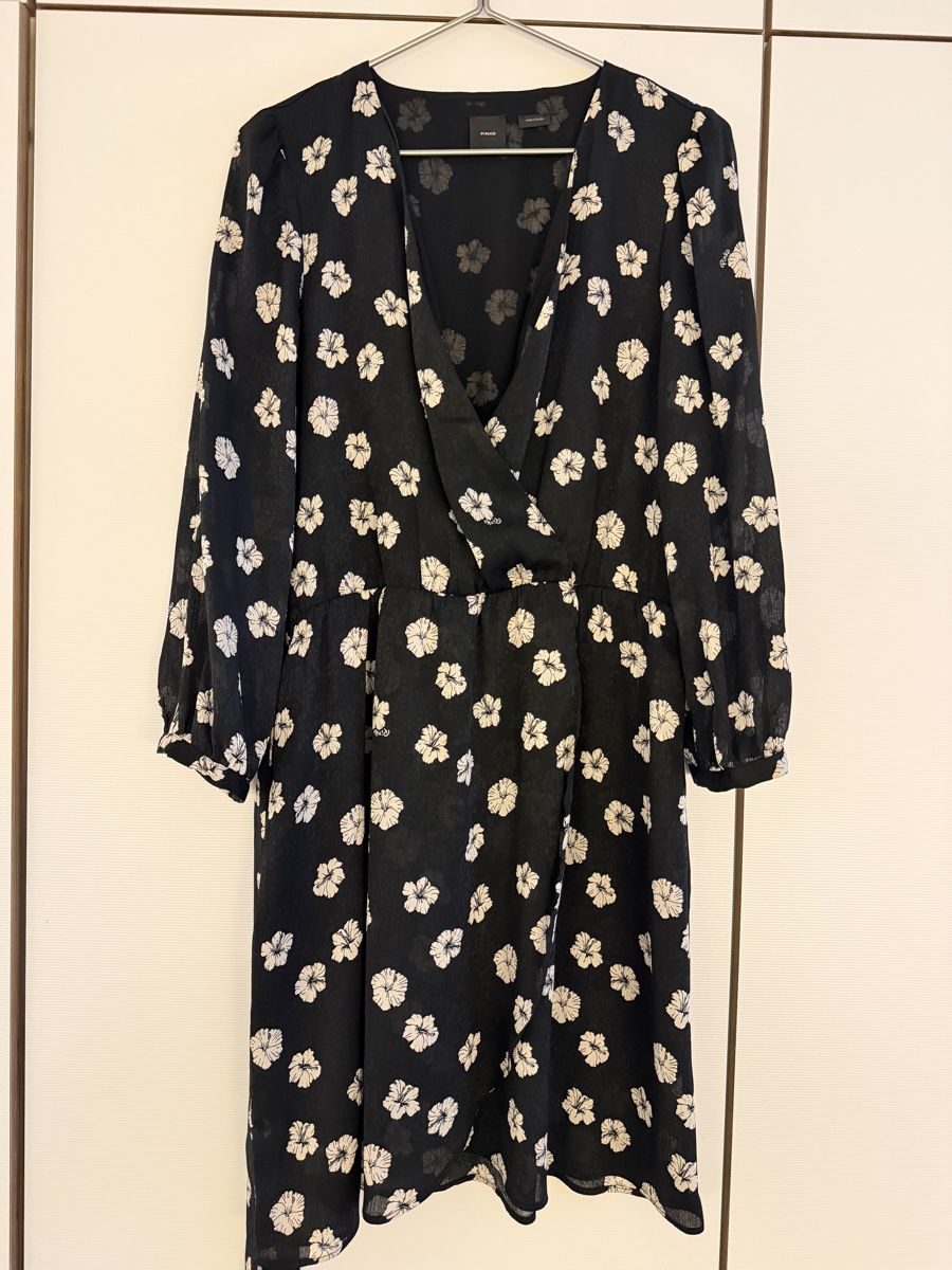 Pinko Vestiti: Kleid von Pinko - Grösse 38 – Nuovo (secondo la descrizione) da Bertschikon Gossau venduto da chanty_7