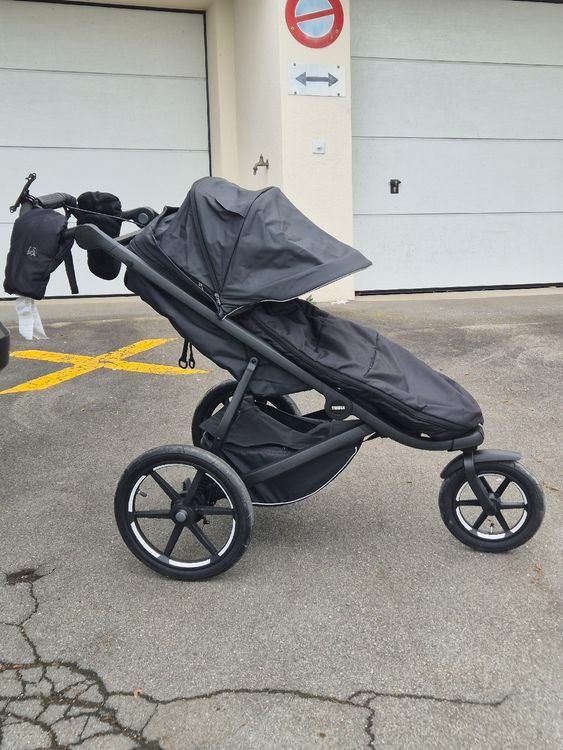 Thule Carrozzine: Thule Urban Glide 3 Black on Black – Usato da Rotkreuz venduto da Geniuz1