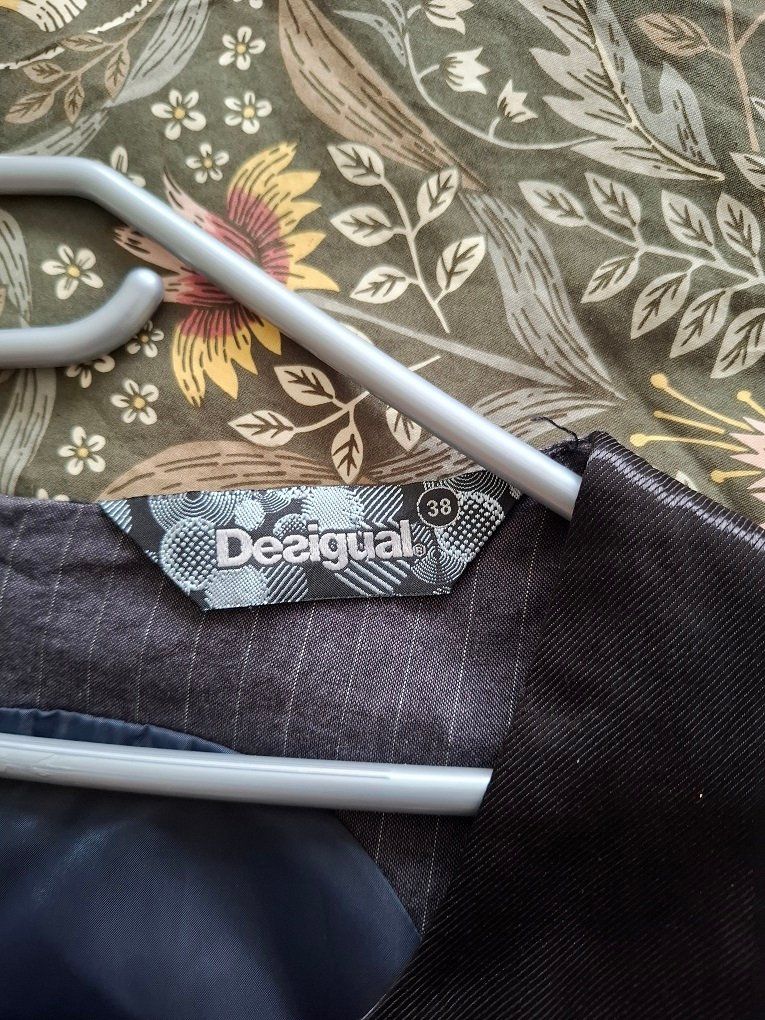 Vestiti: Kleid von Desigual – Usato da Büttikon AG venduto da dido03 3