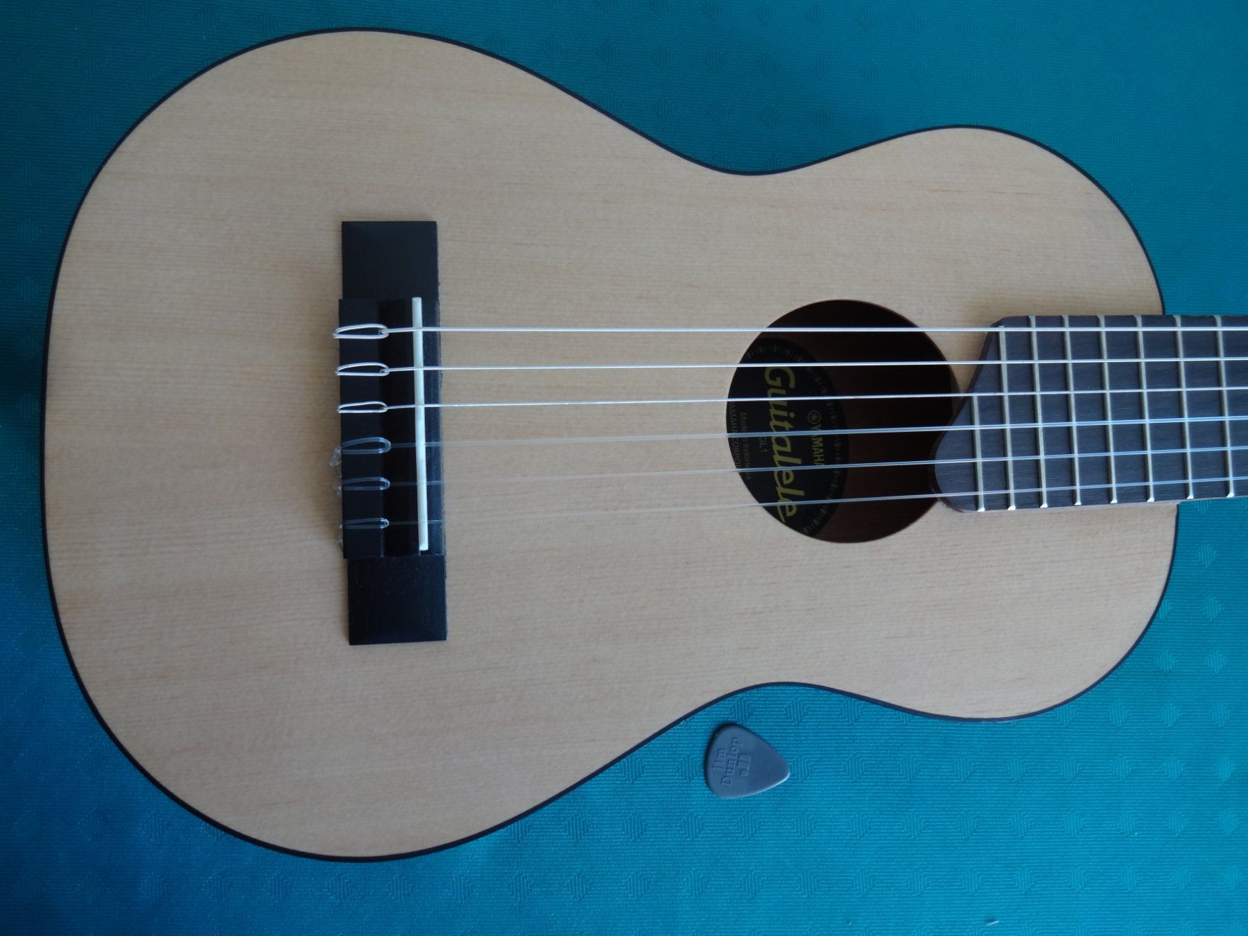 Yamaha Strumenti musicali: Yamaha GL 1 NT Guitalele Natural – Nuovo (secondo la descrizione) da Frauenfeld venduto da jaho13 2