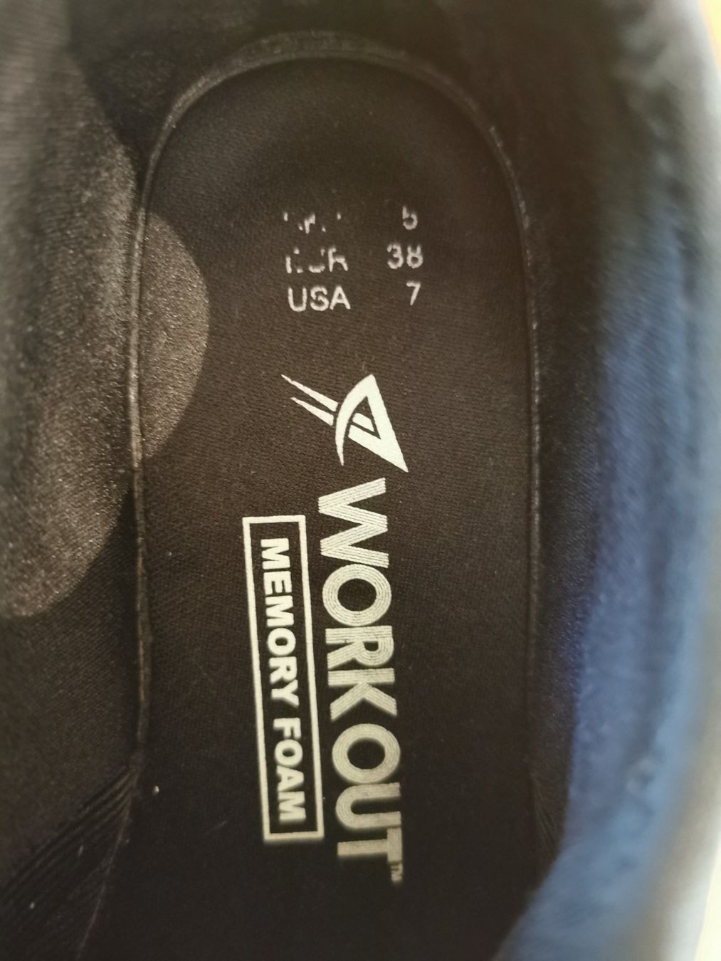 Scarpe da donna: Work Out; schwarze Sneaker / Laufschuhe Memory Foam Gr. 38 – Usato da Boniswil venduto da Totomat-Lady 5