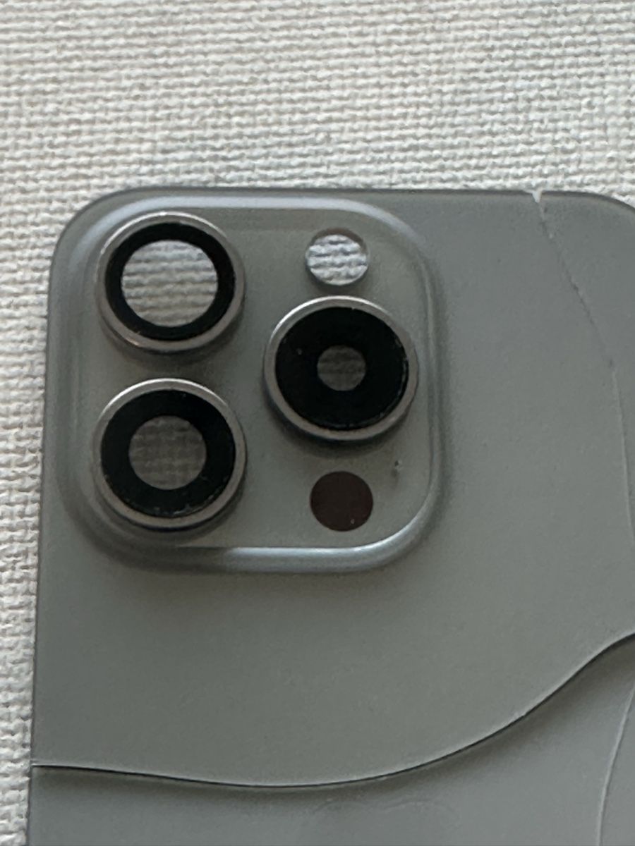 Apple Telefoni cellulari / Smartphones: iPhone 15 Pro Rückseite, defekt, Originalteil – Difettoso da Fahrni b. Thun venduto da familymadech 1