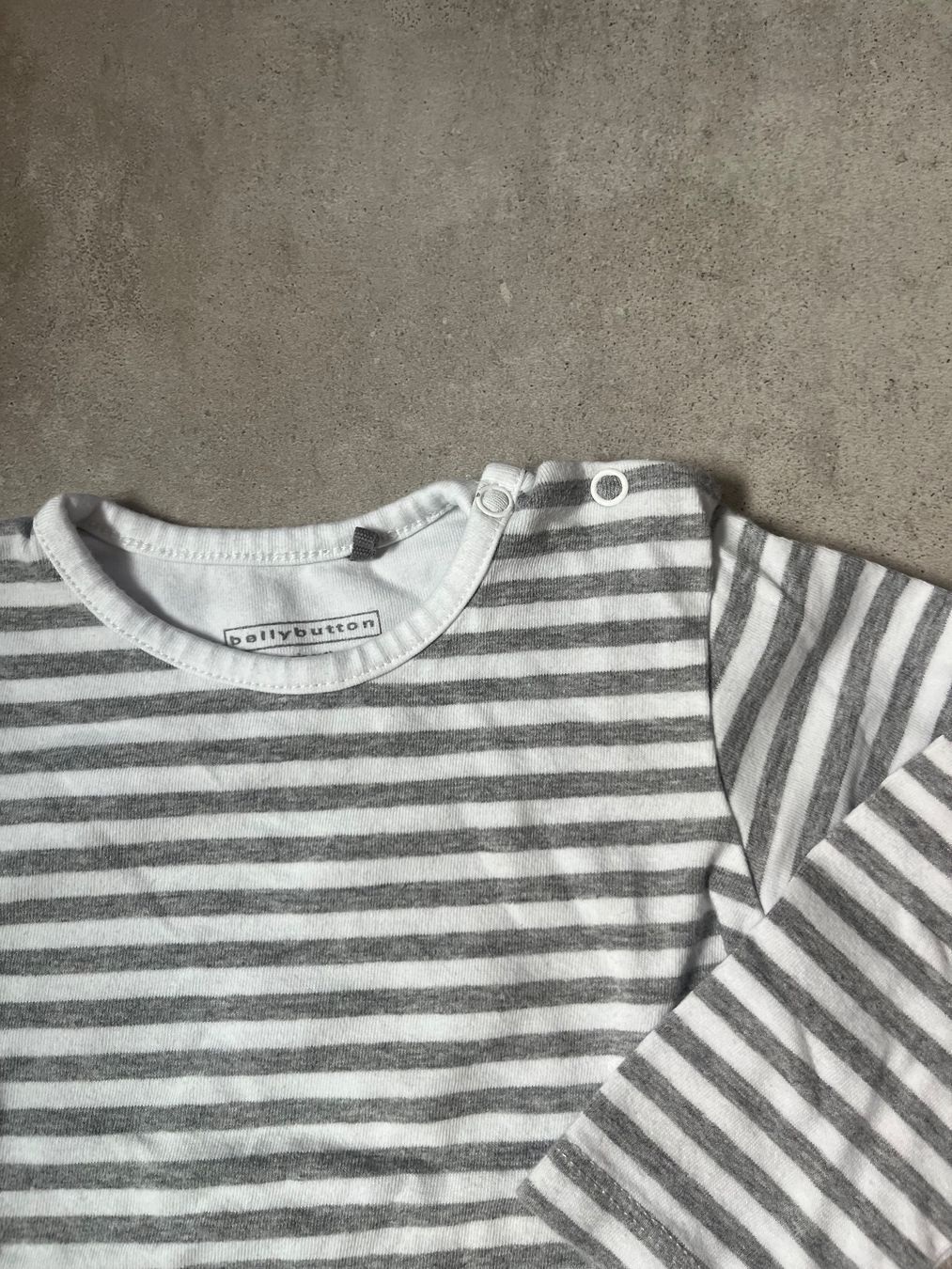Maglioni & Felpe: Bellybutton, Sweatshirt, Langarmshirt, grau, weiss, Gr. 68 – Usato da Mollis venduto da Miss_Dresses 2