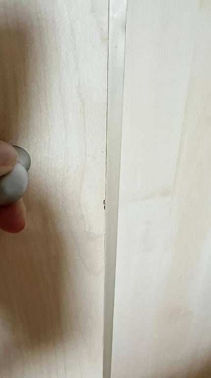 Armoires: Kleiderschrank - Abholung bis 4.7. 12 Uhr – D'occasion à Zürich par Guri9 4