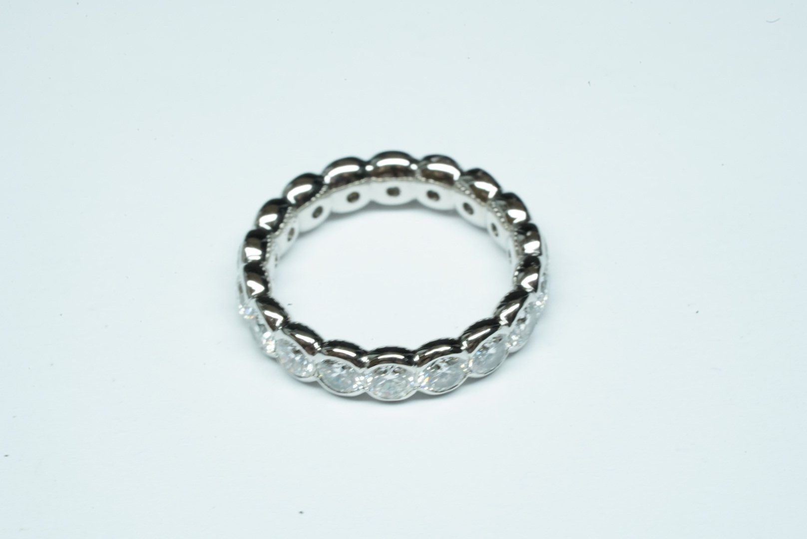 Ringe: Alliance Fingerring 950 Platin mit Diamanten – Gebraucht aus Bülach von Re-Jewelled 3