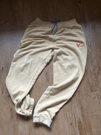 Nike Jogginghose Beige, Grösse M - bequem für Herbst!