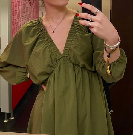 Grünes Minikleid mit Puffärmeln, Gr. M
