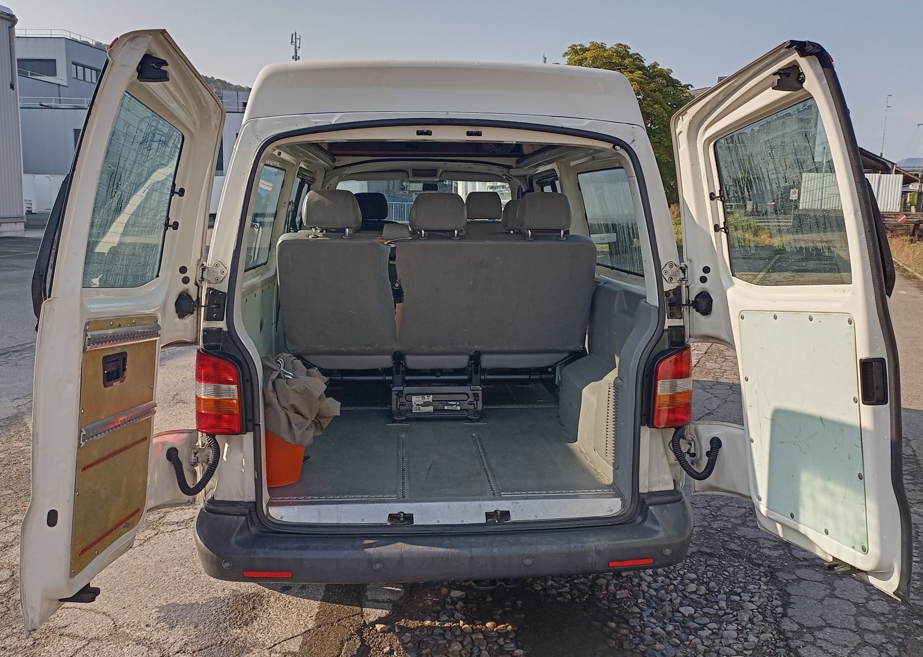 VW Veicoli commerciali: VW T5 (Langversion)–Zuverlässiger Allrounder&Camperbasis – Usato da Basel venduto da RueschMotorColl 7