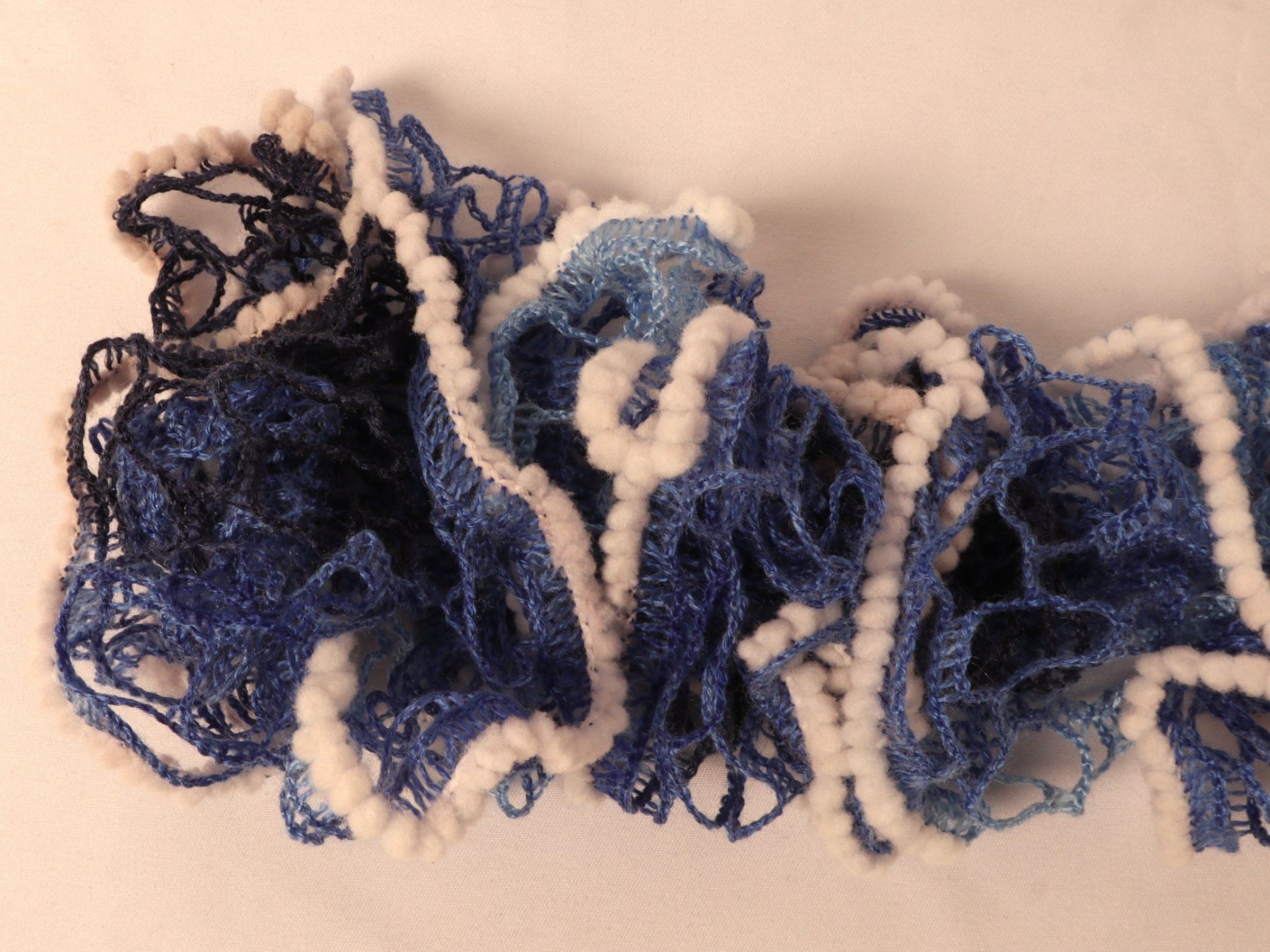 Foulards & écharpes: HANDARBEIT Schal blau – D'occasion à Steinen par Restwert_Steinen 5