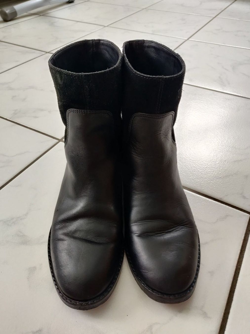 Damenschuhe: Damen &Other Stories Stiefel – Gebraucht aus Schwyz von Francesca54