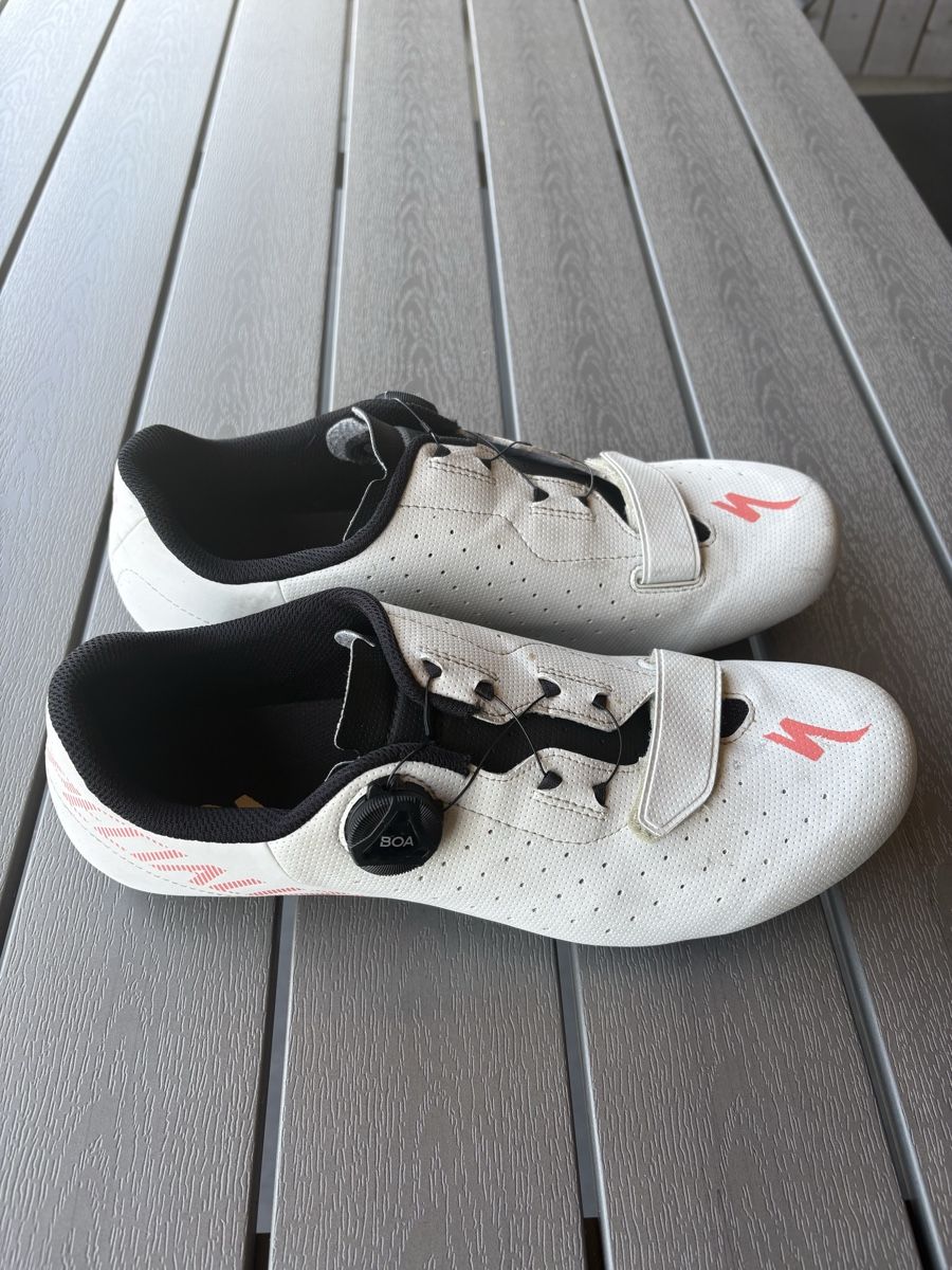 Specialized Scarpe da uomo: Chaussures de vélo Specialized Torch 2.0 Blanches/Rouges Tai – Usato da Treyvaux venduto da mx2_t6tw