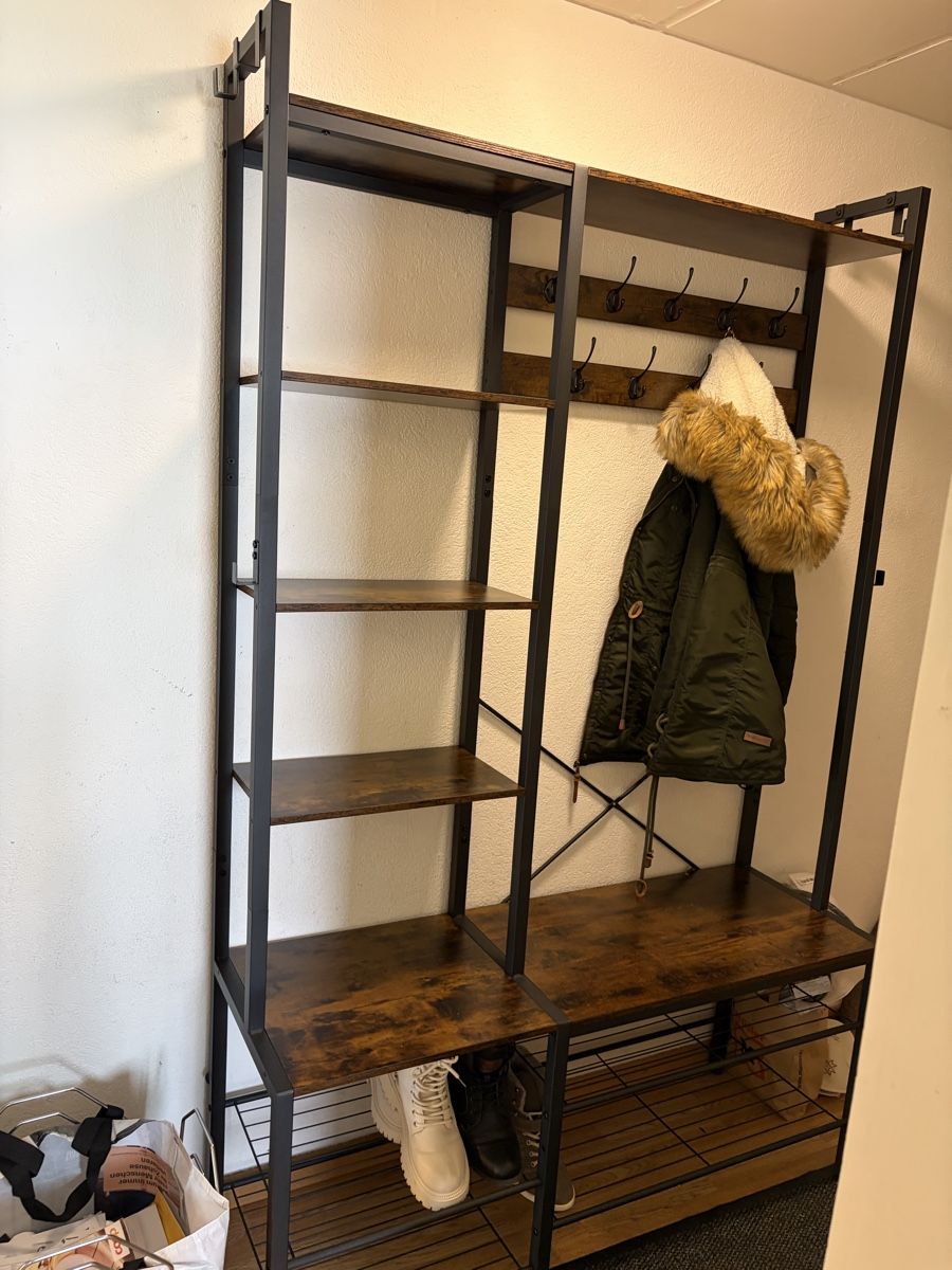 Porte manteau: Neue Garderobe – Neuf (Voir description) à Laupen par TecProPalmer1092